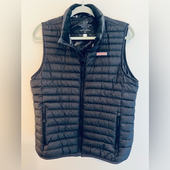 Vineyard Vines Puffer Vest - Picture 1 of 2